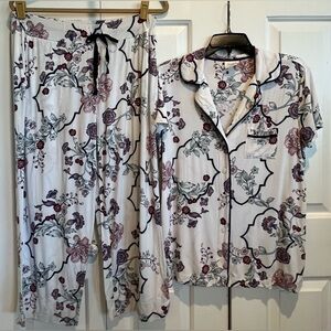 Soma🌸White Floral Pajama Set with Dusty Rose & Purple Accents, Pants w Pockets